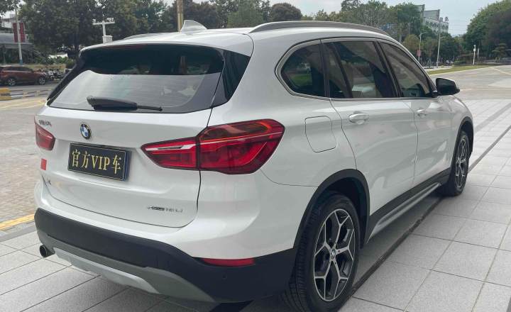 宝马 X1 2019款 sDrive18Li 尊享型
