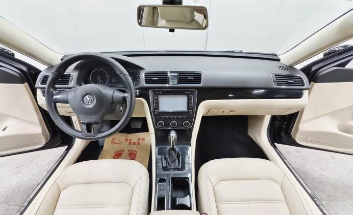 大众 帕萨特 2013款 1.8TSI DSG尊荣版