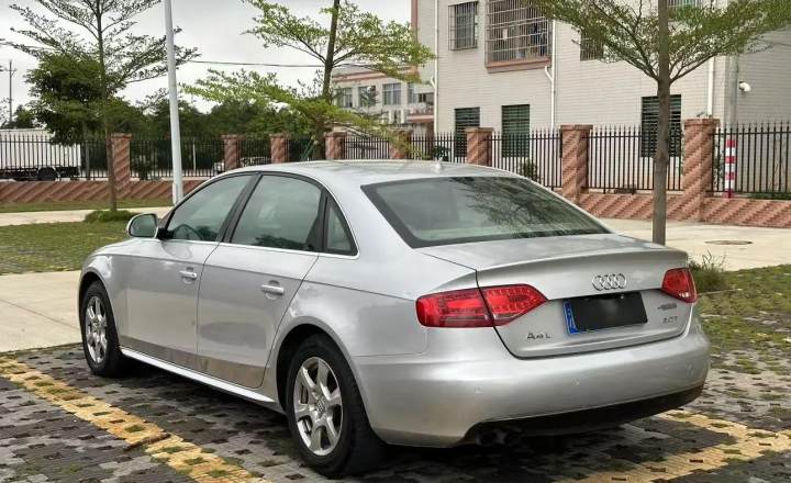 奥迪 A4L 2010款 2.0 TFSI 技术型