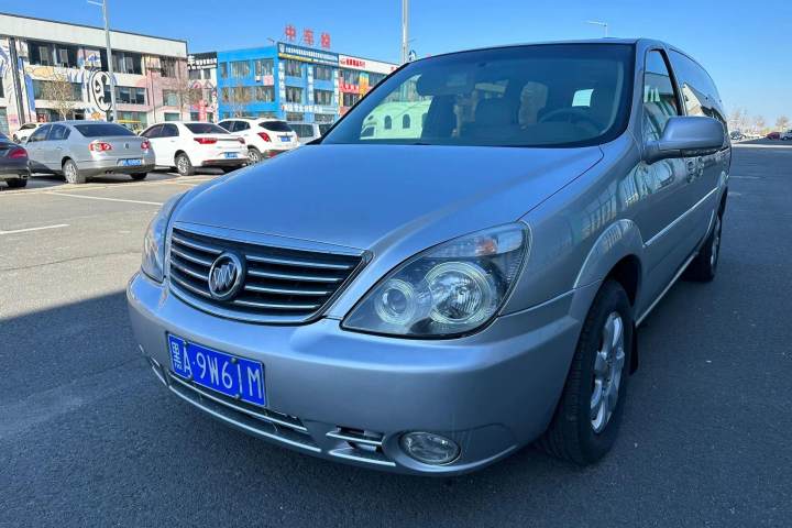 别克 GL8 陆尊 3.0L CT 舒适版