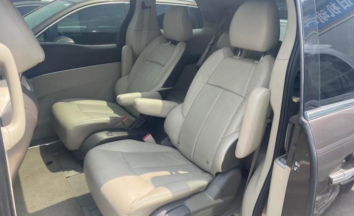 别克 GL8 2013款 3.0L XT豪华商务旗舰版