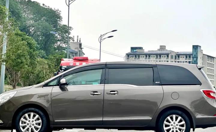 别克 GL8 2011款 3.0L XT豪华商务旗舰版