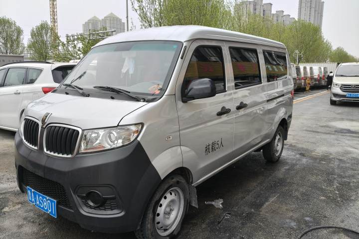 金杯 小海狮X30 1.5L 财富型客车 5/6/7座