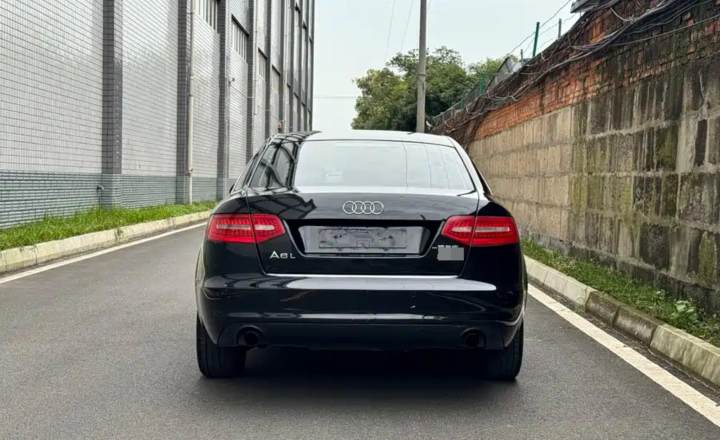 奥迪 A6L 2011款 2.8 FSI 舒适型