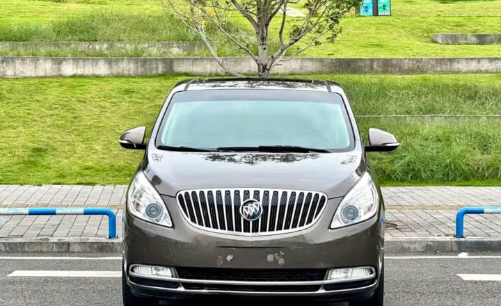 别克 GL8 2011款 3.0L XT豪华商务旗舰版