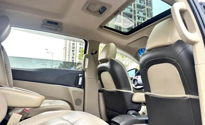 别克 GL8 2011款 3.0L XT豪华商务旗舰版