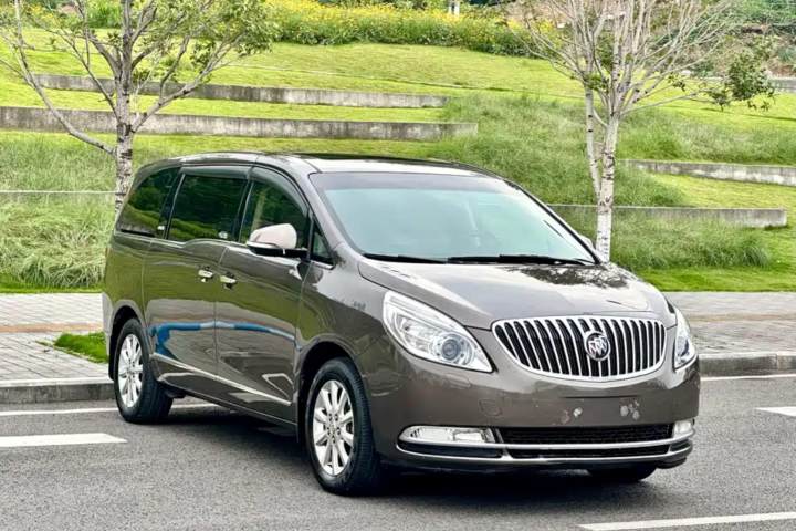 别克 GL8 2011款 3.0L XT豪华商务旗舰版
