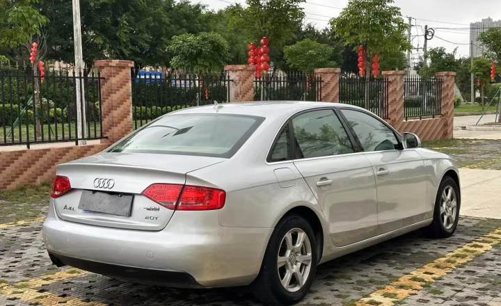奥迪 A4L 2010款 2.0 TFSI 技术型