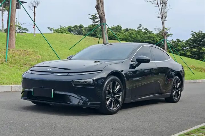 小鹏 P7 480标准续航智行版