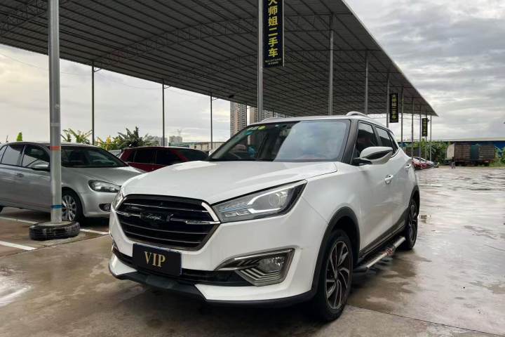 众泰 T300 1.5L 手动尊享型