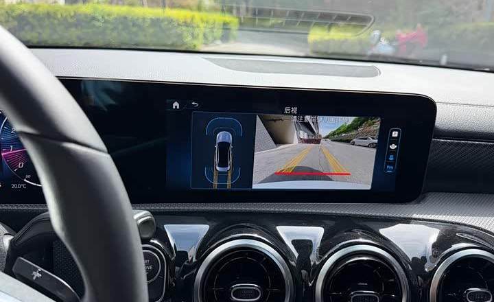 奔驰 A级 2024款 A 200 L 动感型