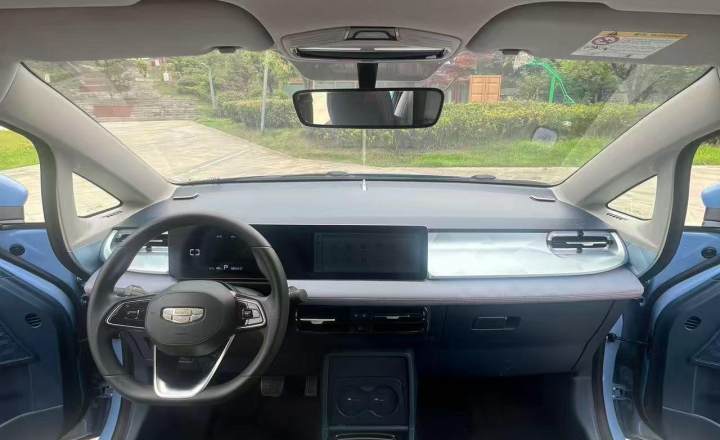 吉利几何 E萤火虫 2022款 401KM 玲珑虎 4座