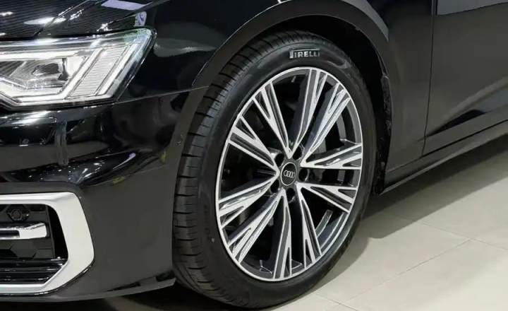 奥迪 A6L 2024款 45 TFSI 臻选动感型