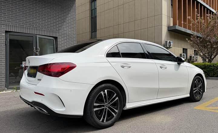 奔驰 A级 2024款 A 200 L 动感型