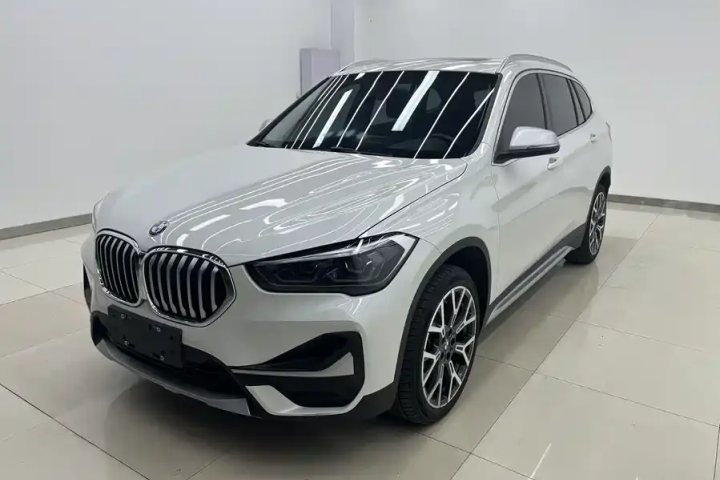 宝马 X1 xDrive25Li 尊享型