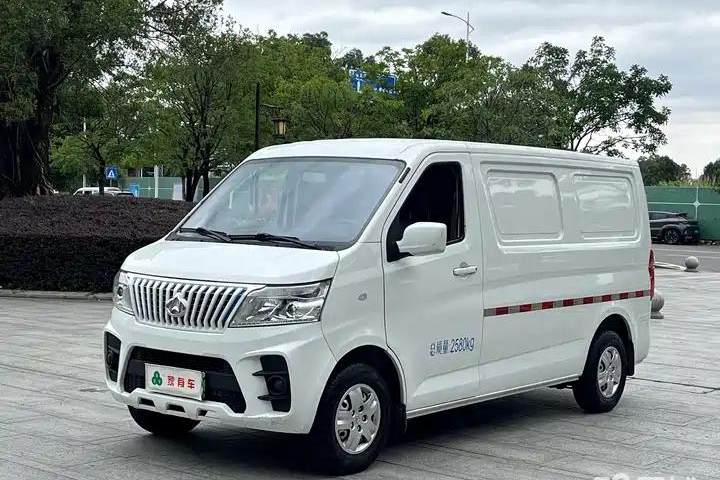 长安凯程 长安睿行EM60 纯电动厢式运输车60kW