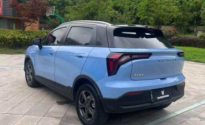 吉利几何 E萤火虫 2022款 401KM 玲珑虎 4座