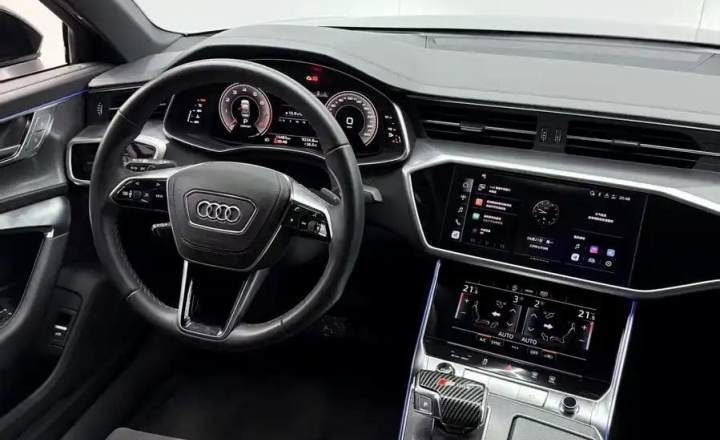 奥迪 A6L 2024款 45 TFSI 臻选动感型