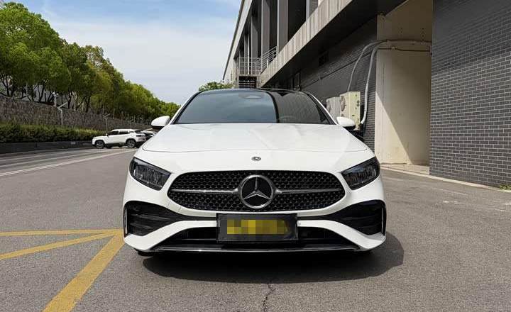 奔驰 A级 2024款 A 200 L 动感型
