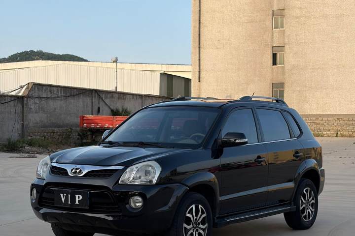 现代 途胜 2013款 2.0L 手动两驱舒适型