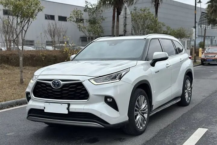 丰田 汉兰达 双擎 2.5L 四驱豪华版 7座