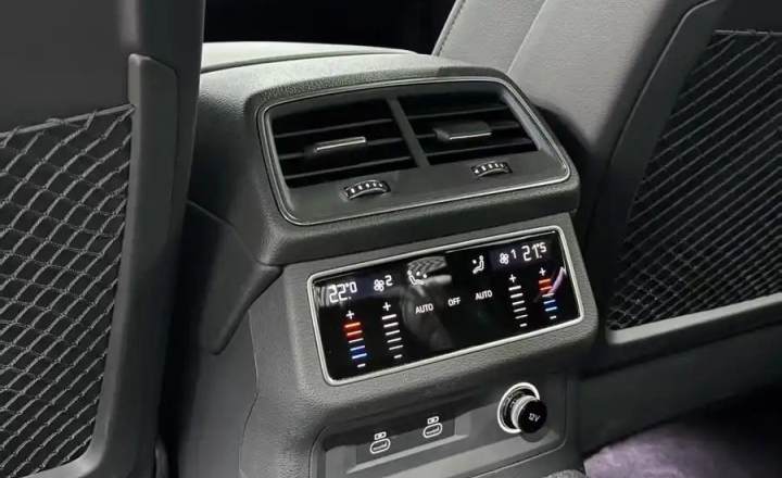 奥迪 A6L 2024款 45 TFSI 臻选动感型
