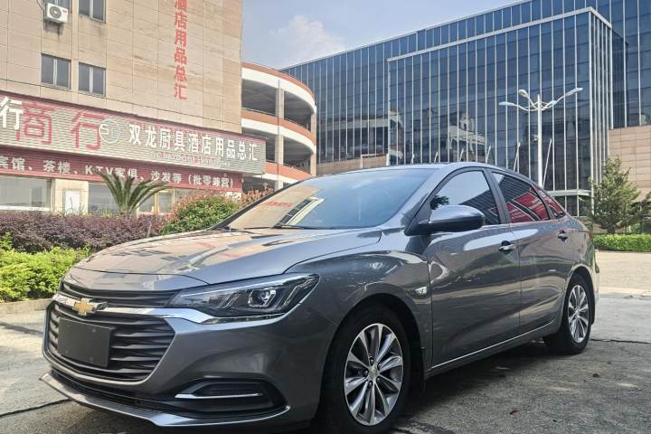 雪佛兰 科鲁泽 2022款 320 自动悦享天窗版
