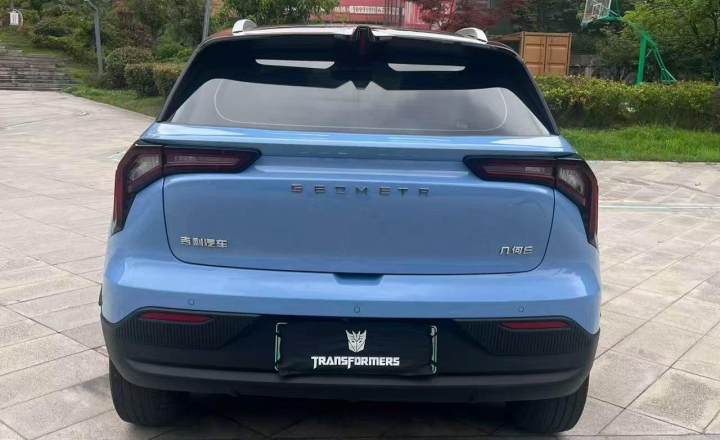 吉利几何 E萤火虫 2022款 401KM 玲珑虎 4座