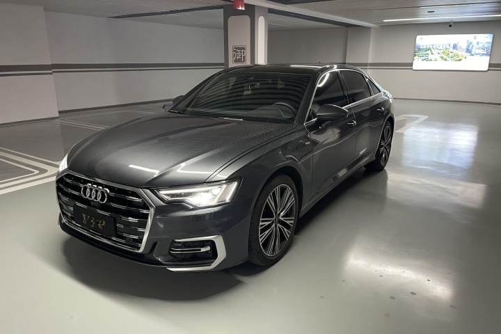 奥迪 A6L 55 TFSI quattro 尊享动感型
