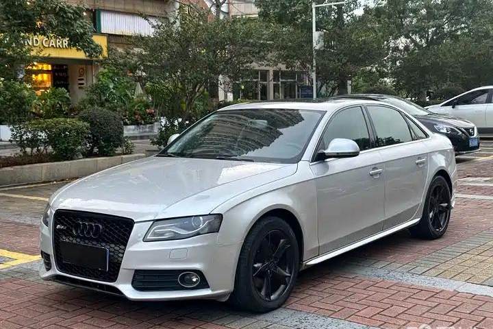 奥迪 A4L 2.0 TFSI 舒适型