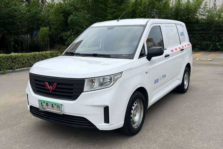 五菱汽车 五菱宏光PLUS 1.5T 手动致富型 2座
