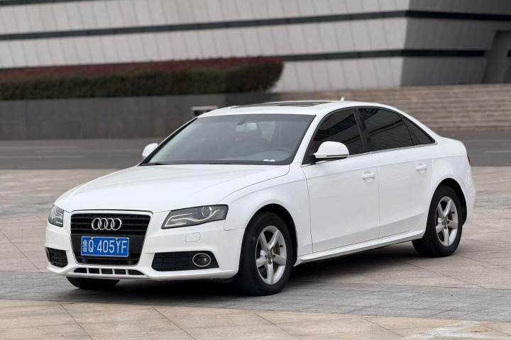 奥迪 A4L 2.0 TFSI 自动尊享型