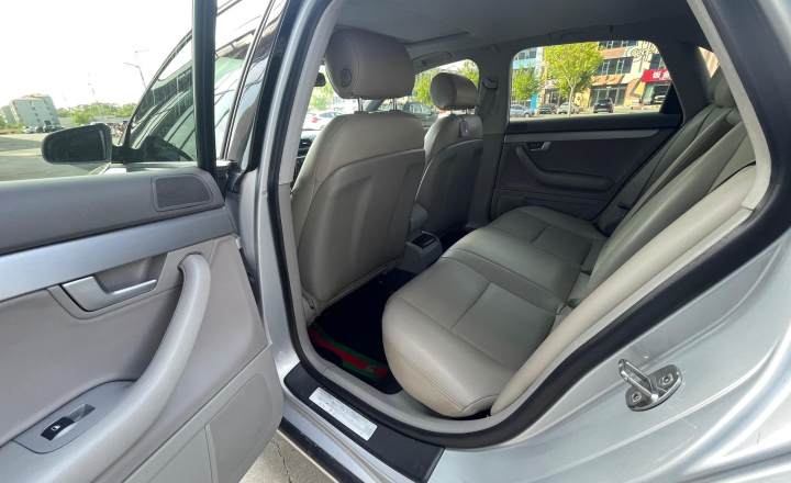 奥迪 A4 2006款 1.8T 豪华型