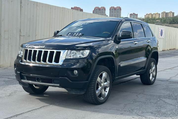 Jeep 大切诺基(进口) 3.6L 旗舰导航版
