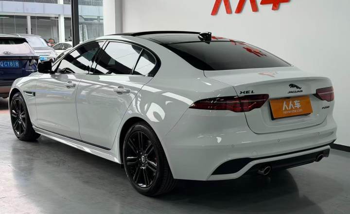 捷豹 XFL 2024款 2.0T P250 两驱尊享豪华版