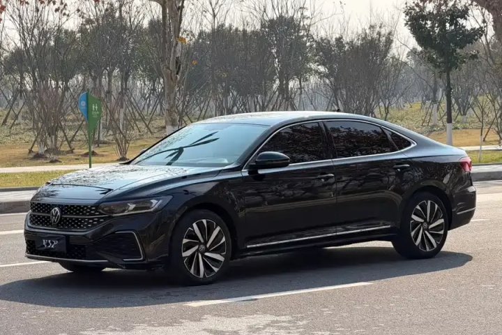 大众 帕萨特 2022款 330TSI 星空精英版
