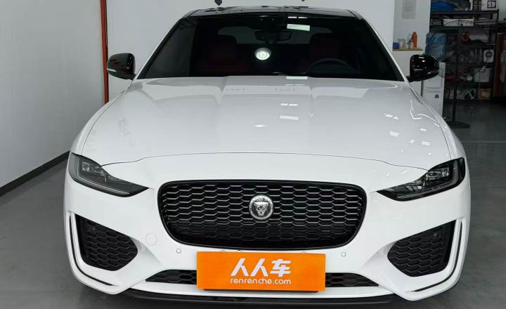捷豹 XFL 2024款 2.0T P250 两驱尊享豪华版