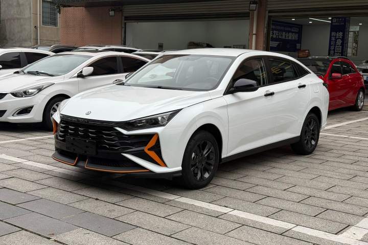 东风风神 奕炫 1.5L 自动劲速版