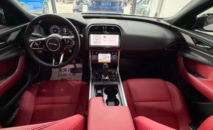 捷豹 XFL 2024款 2.0T P250 两驱尊享豪华版