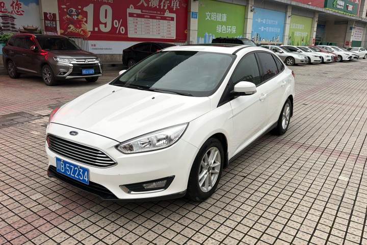 福特 福克斯 2015款 三厢 1.6L 自动风尚型