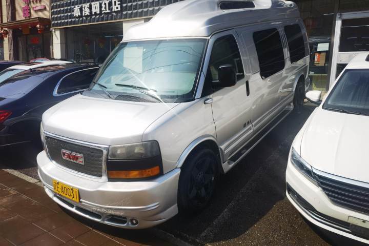 GMC SAVANA 6.0L 总裁级隐私屏版