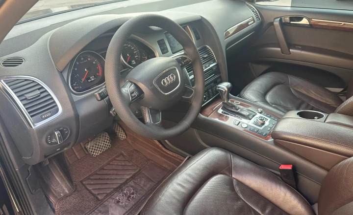 奥迪 Q7 2011款 3.0 TFSI 技术型(245kW)