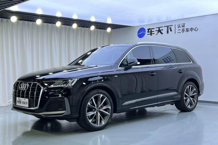 奥迪 Q7 2022款 55 TFSI quattro S line运动型