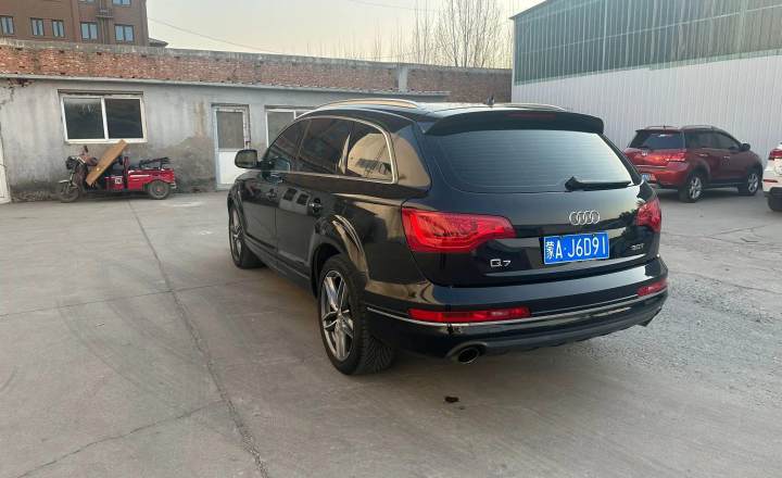 奥迪 Q7 2011款 3.0 TFSI 技术型(245kW)