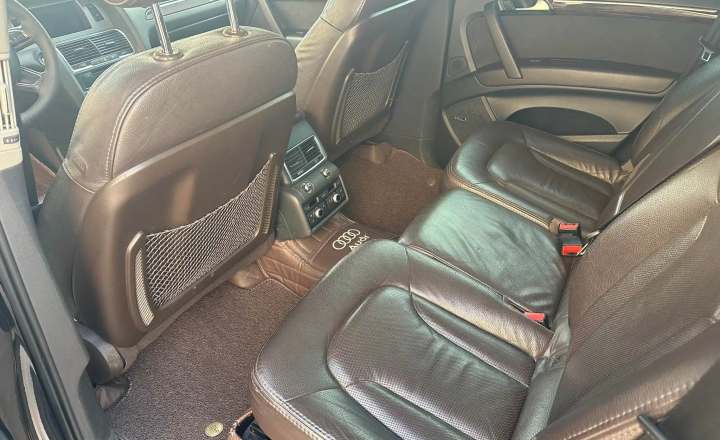 奥迪 Q7 2011款 3.0 TFSI 技术型(245kW)