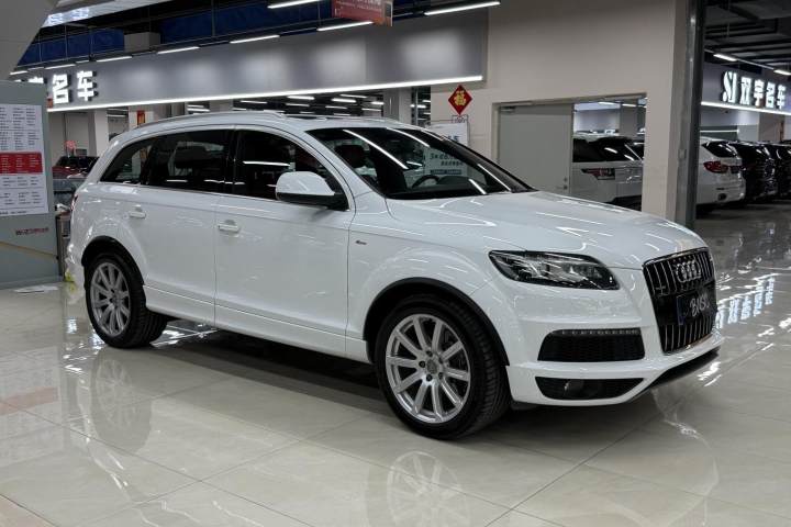 奥迪 Q7 2012款 3.0 TFSI 专享型(200kW)