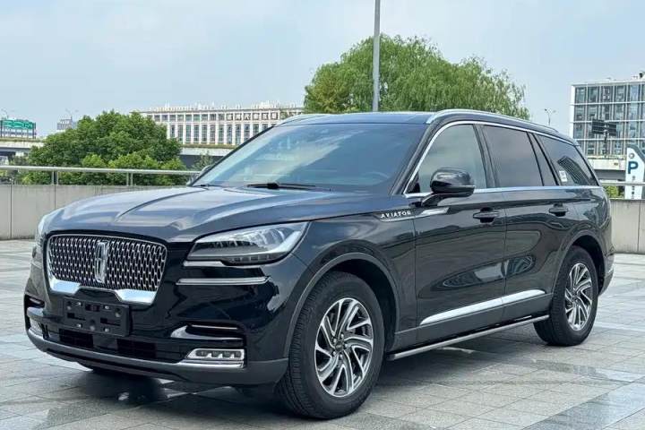 林肯 飞行家 3.0T V6 四驱尊享版