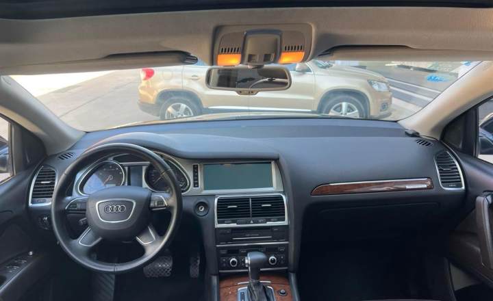 奥迪 Q7 2012款 3.0 TFSI 技术型(245kW)
