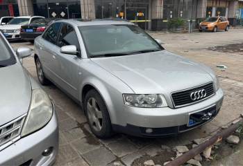 奥迪 A4 2.4L 舒适型