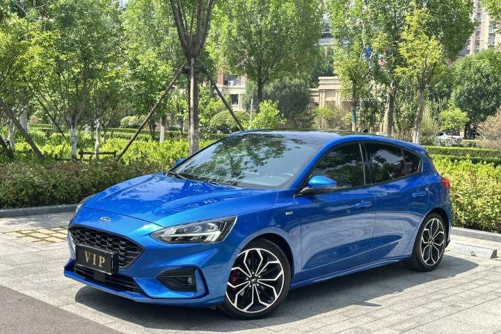 福特 福克斯 三厢 EcoBoost 180 自动ST Line